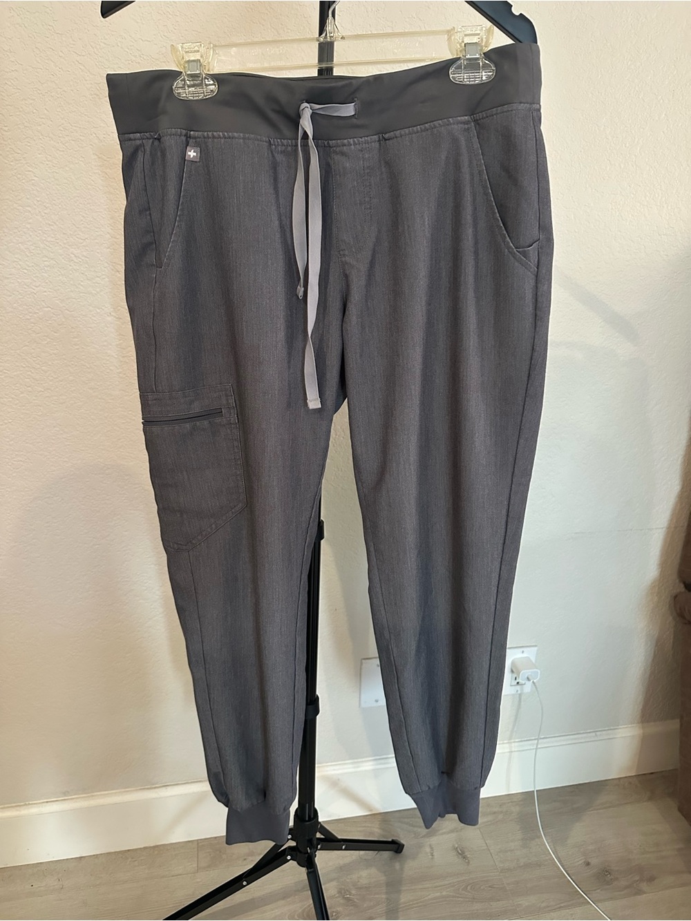 Figs Technical Collection Scrub Bottoms / Capri Size Medium